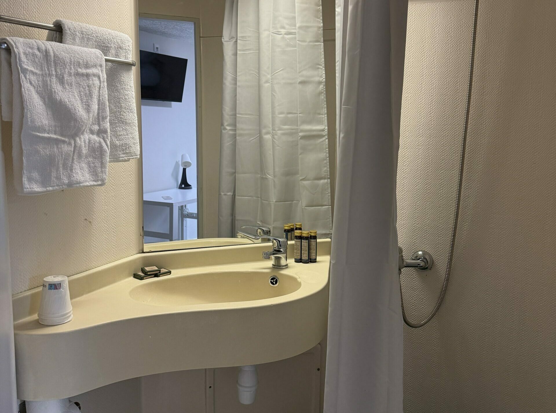 Home mot chambre f 2026.02.05